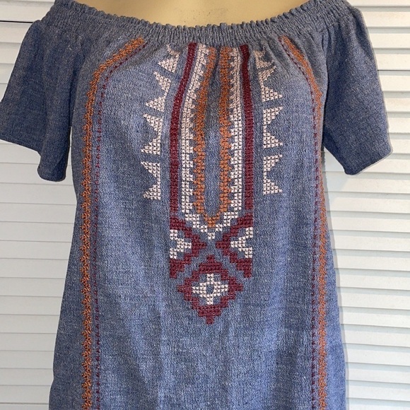 Lush embroidered design off the shoulder dress - Picture 2 of 6